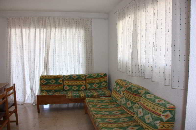 Apartamentos Maryciel By Mc Бенидорм Екстериор снимка