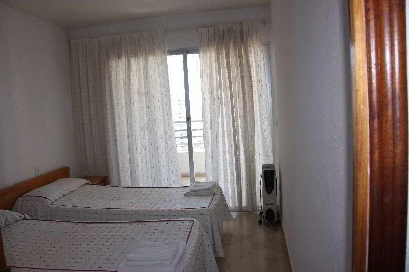 Apartamentos Maryciel By Mc Бенидорм Екстериор снимка